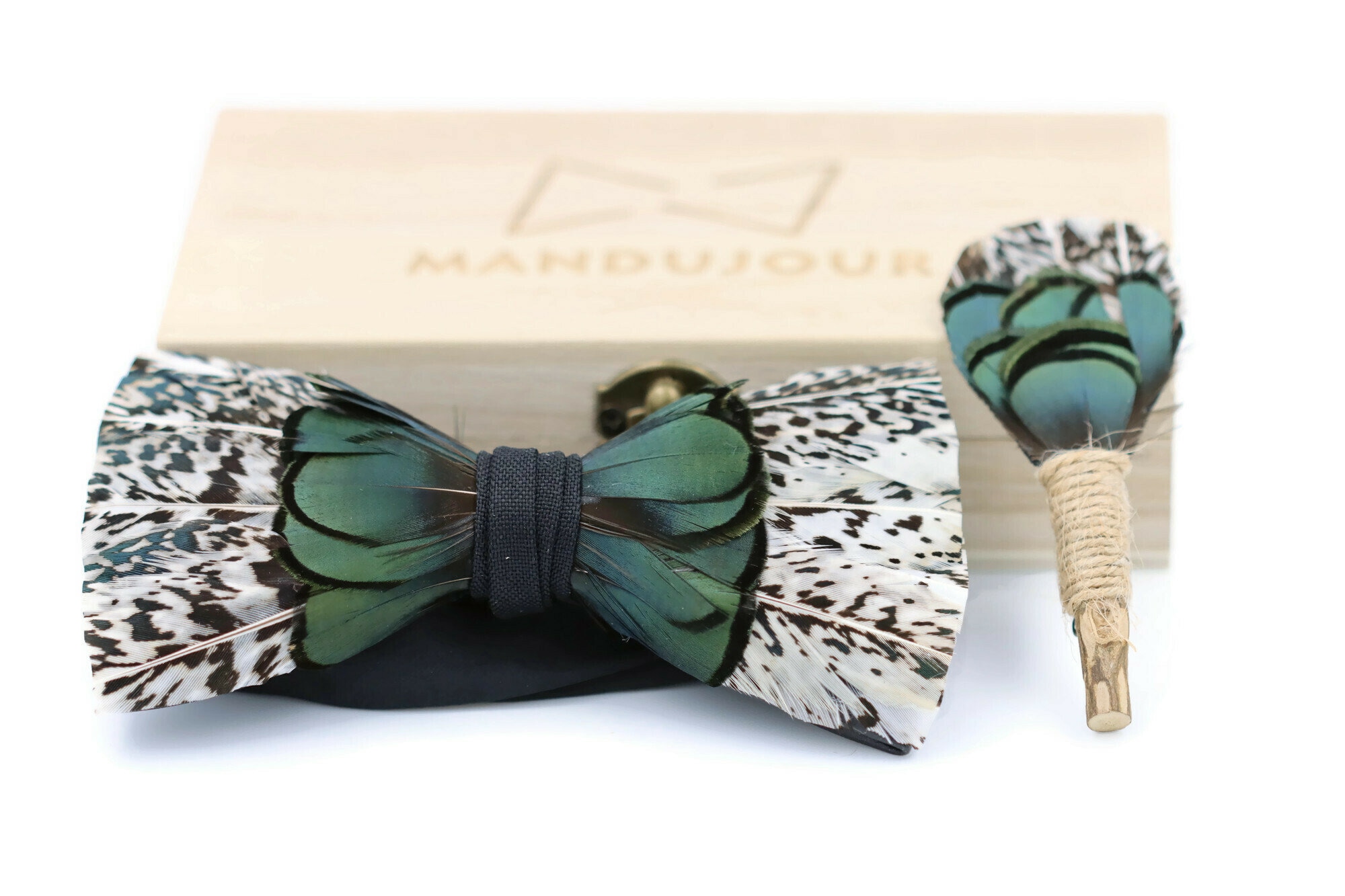 Handmade Green Feather Bow Tie & Lapel Pin Set - Mandujour - Etsy display picture 1