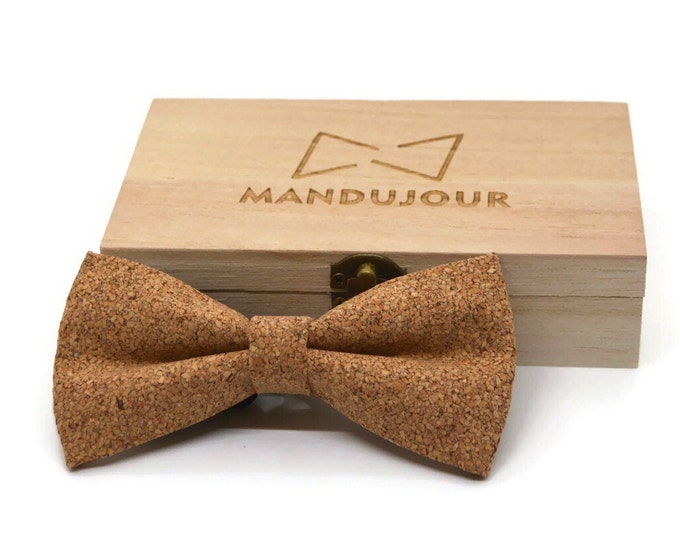 Buterfly Cork wooden Bow Tie Pre-tied - Mandujour Handmade