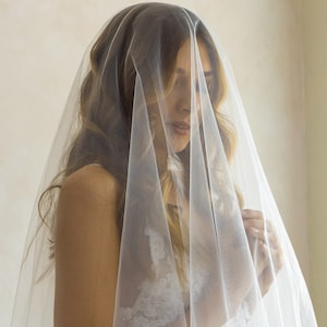 ST003 Drop Veil Two Tier Soft Wedding Veil in White and Light Ivory, Plain Bridal Veil for Modern Brides, Chapel Veil, Cathedral Veil