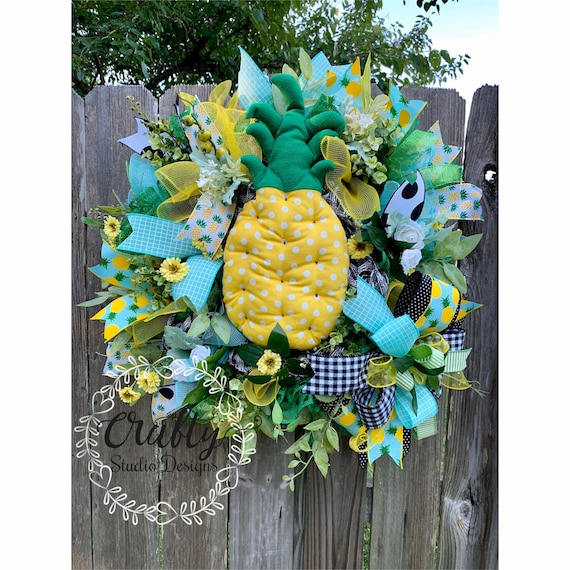 Summer Pineapple wreath; pineapple wreath; everyday wreath; front door deco mesh wreath
