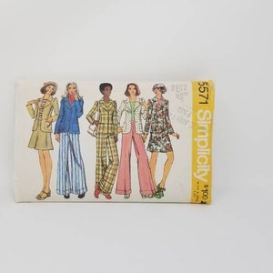 Simplicity Pattern 5571, Size 10, © 1973 Simplicity Pattern Company Inc,  Misses&#39; Unlined jacket, mini-skirt and pants