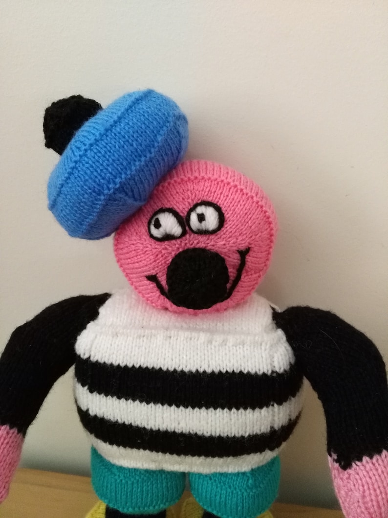 Tejido a mano BERTIE BASSETT Licorice Allsorts Man 16 Etsy