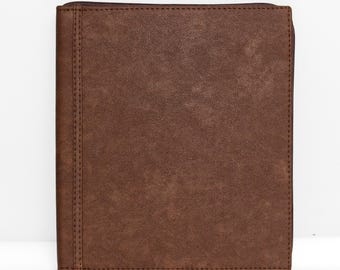 Custodia minimalista M5 per iPad Pro 13 pollici, modello 2026, in pelle PU marrone, con cerniera, antiurto, portapenne e Magic Keyboard.