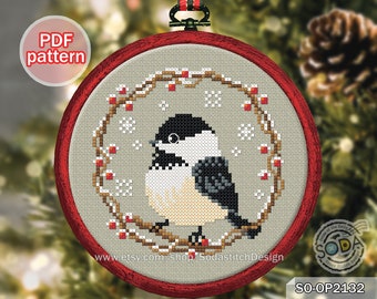 Gráfico de ponto cruz em PDF para enfeite de árvore de Natal de inverno com floco de neve, SO-OP2132 'Pássaro de inverno, CHICKADEE'