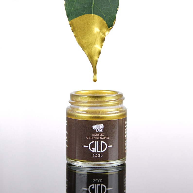 30ml pot of Guild Lane GILD Gold acrylic gilding enamel, metallic paint.  Ideal for frames, furniture, glass, ceramics, fabrics, and all kind of arts, crafts and hobbies.  Amazing coverage and lustrous finish.