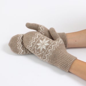 Pure Cashmere Snowflake Mittens for Women Winter Cosy and Warm Accessory Winter Glove image 6