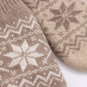 Pure Cashmere Snowflake Mittens for Women Winter Cosy and Warm Accessory Winter Glove image 5