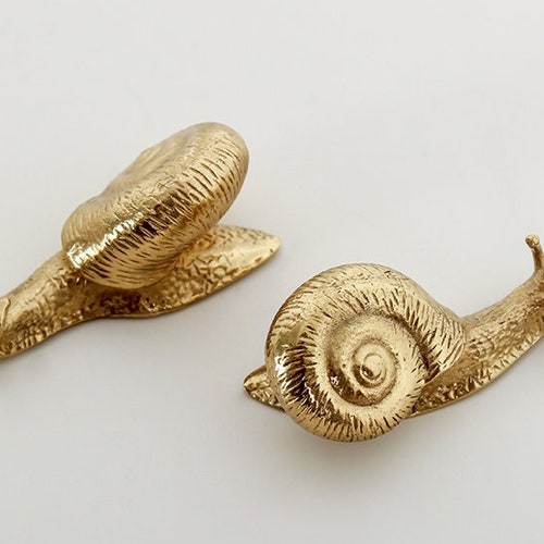 SOFFEE DESIGN Set of 6 Vintage Gold Zinc Cabinet Knobs, Decorative Metal Flower Shape Knobs Pull Handle for Door Cabinet Drawer, Antique Dresser Knobs Home Furniture Handle