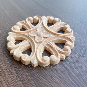 1 Piece Round Wood Carving Rosette Applique Shabby Chic Wood Embellishments Ornate Furniture Apliques Wood Onlay Furniture Supplies WA135