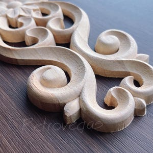 1 Piece Wood Carving Rosette Applique Shabby Chic Wood Embellishments Ornate Furniture Apliques Wood Onlay Furniture Trim Supplies WA289