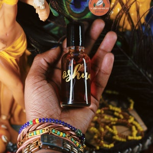 Oshun Love Potion Roll On Perfume Oil [Small Batched & Plant Based] [ Trae Amor - Romance - Attraction - Pheromones] Ifa, Lukumi