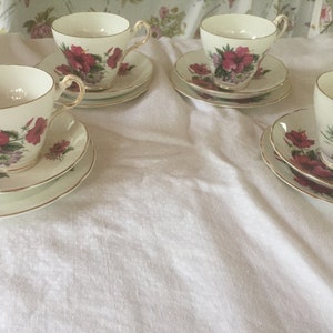 Vintage 1950&#39;s Regency  4 Cups, 4 Saucers and 4 Tea Plates- Hibiscus Flower