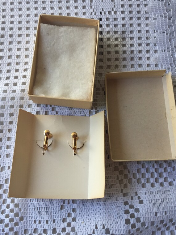 Vintage WORTHY MATRON Symbol Clip Earrings - Gem