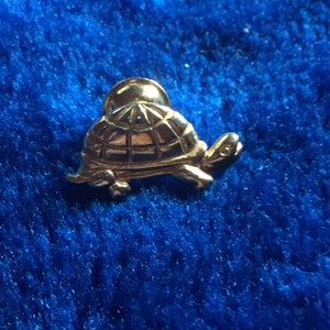 Vintage Small Turtle Collar Bar Gold Tone in Color