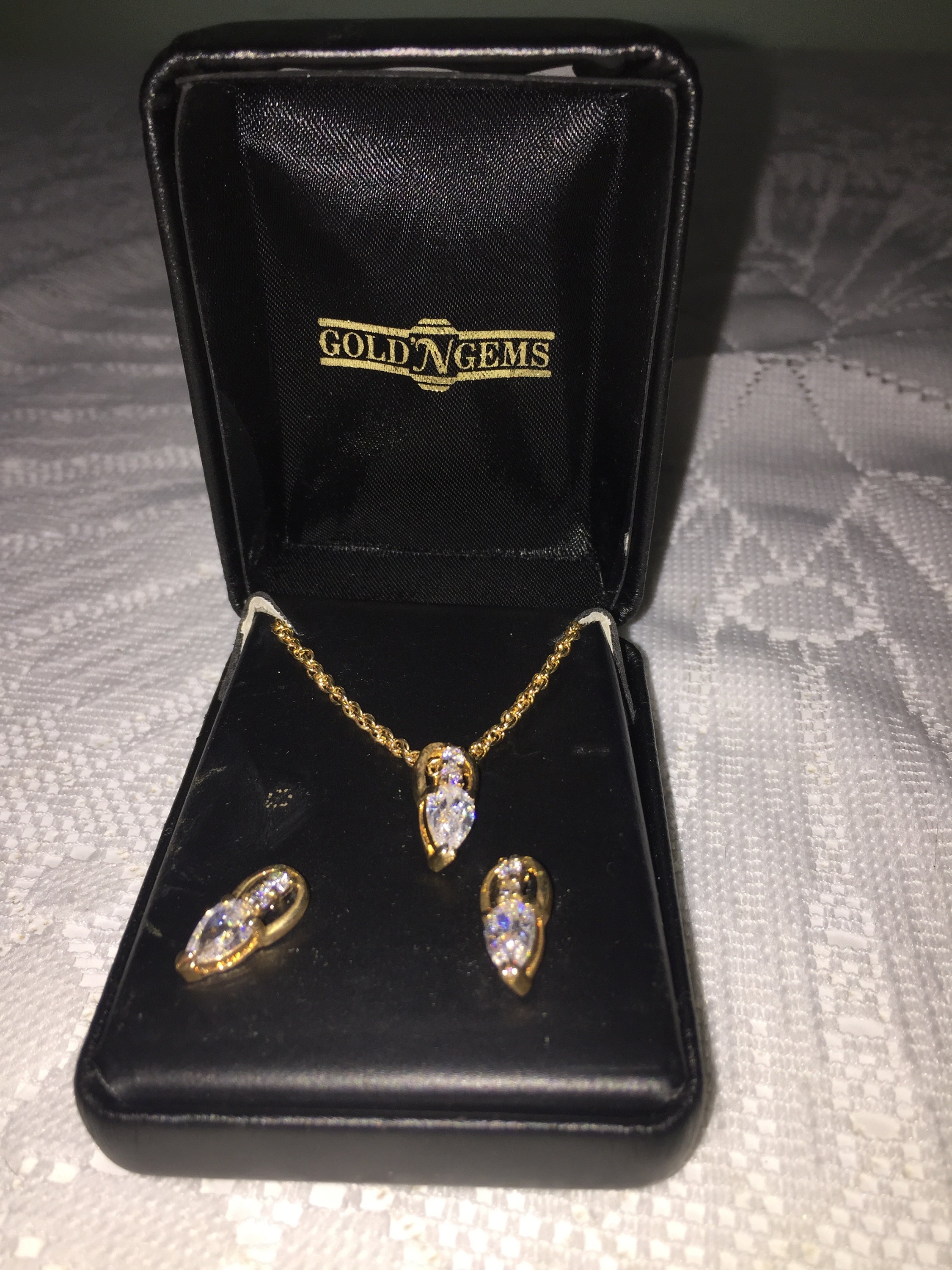 Antique 14K Yellow Gold Estate Garnet Earrings – Long's Jewelers