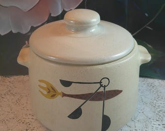 Vintage 1960s West Bend Stoneware Bean Pot Lid MCM Folk Utensil 2 Qt
