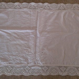 Antique Cotton Table Runner Butterfly Embroidery Lace Edge 53x21