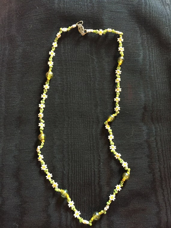 Vintage Daisy Beaded Hand Threaded Necklace