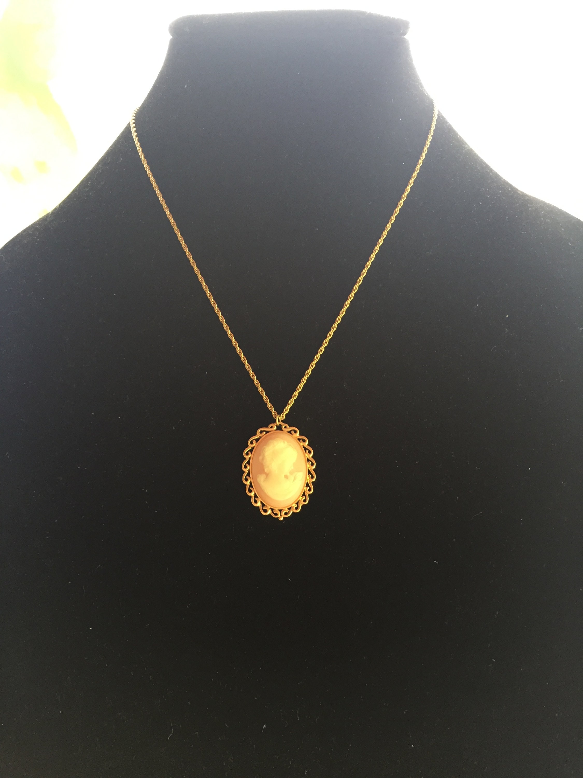 Vintage 1955 MONET Cameo Necklace Gold Tone