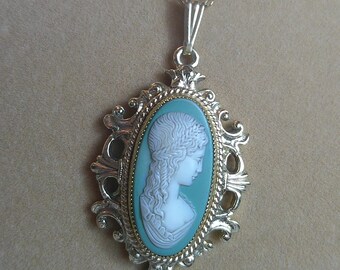 Vintage Whiting & Davis Cameo Necklace Sage Green Filigree Pendant 22"