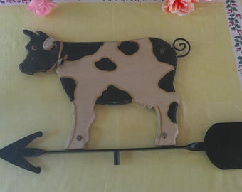 Vintage Rustic Cow Wall Hanging Wood Metal Arrow Farmhouse Folk Art