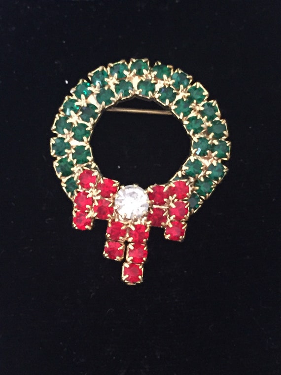 Vintage Rhinestone Christmas Wreath Brooch