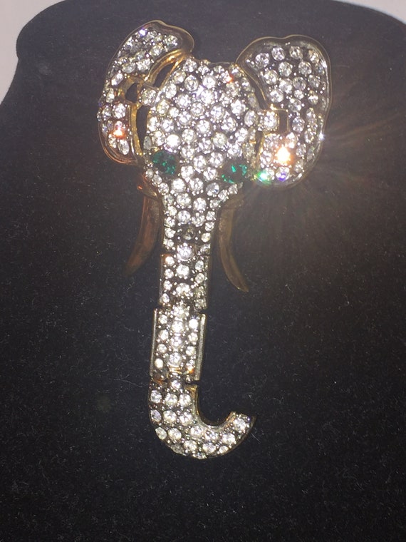 Stunning Vintage 1980's Jointed Elephant Brooch- S