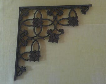 Antique Victorian Cast Iron Architectural Corner Bracket Spandrel