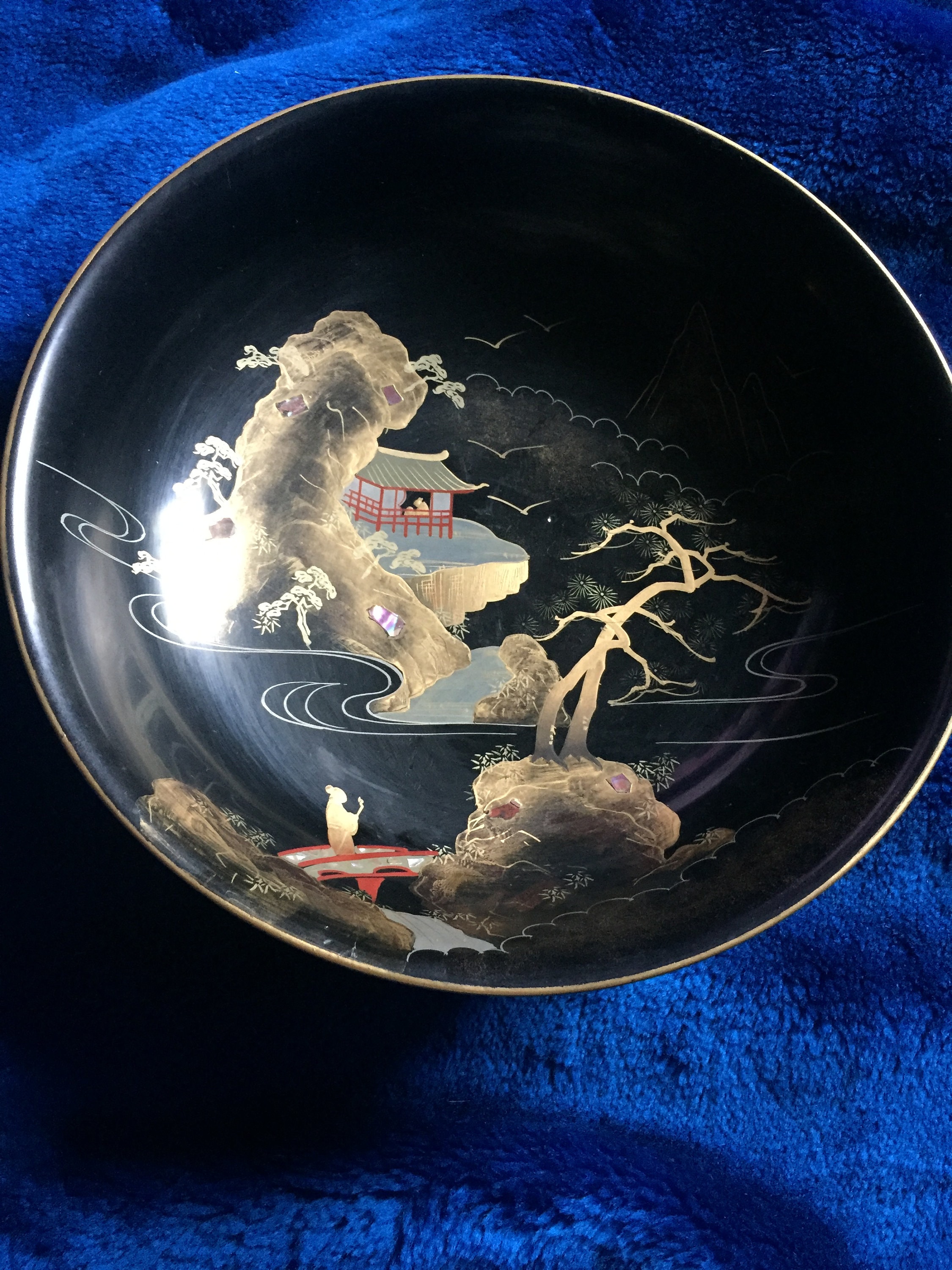 lalune. 　アントニスカーデュー　木のお皿 Vintage Large JAPANESE Lacquer Bowl Hand Painted With Abalone
