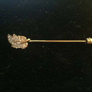 Vintage Gold Tone Leaf Stick Pin w/Rhinestones