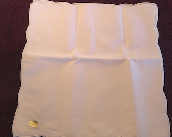 Set of 8 Vintage Embroidered Floral Cotton Napkins NWT