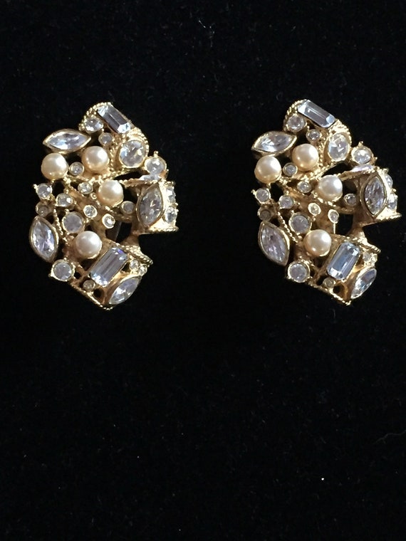 Vintage Gold Tone CAROLEE Rhinestone Clip Earrings