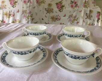 Vintage 1972 - 4 Cups and Saucers Corning "Old Town Blue"
