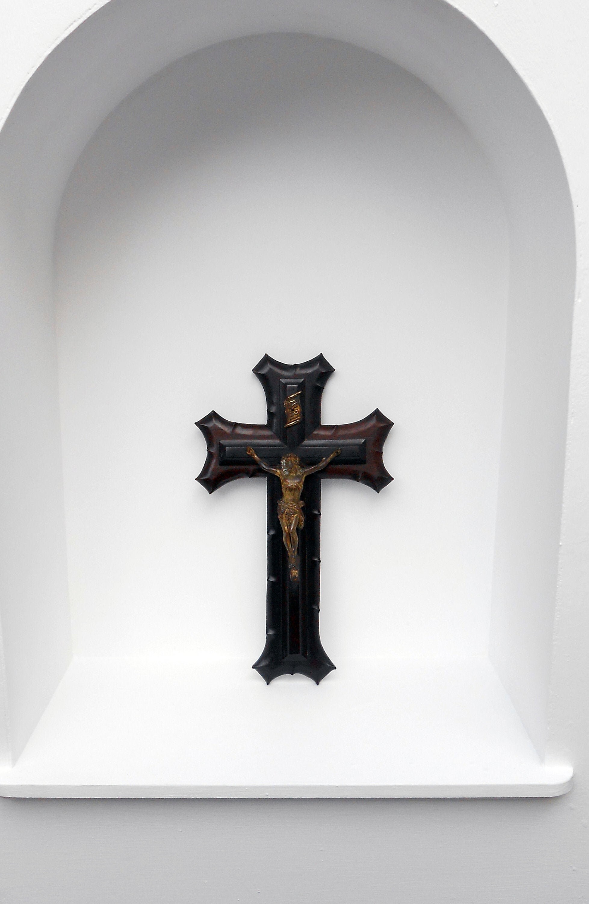 Crucifix Mural Ancien - Bois Sculpté et Laiton Croix Années 30/40