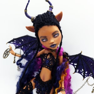 Monster High repaint demon girl, Monster High Succubus Doll repaint demon OOAK Doll, Succubus Doll OOAK, Artdoll Clawdeen