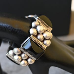 Vintage 1920-40&#39;s Mexico Sterling Silver & Onyx Orb Bracelet 1 1/4&quot; wide - 7 inches wearable length-Antique Mexican Piece 61 grams! 8 panels