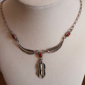 Elegant Vintage Navajo Red Coral and Sterling Silver Feather Necklace 23 1/2 wearable inches 11 grams 3 deep red coral cabochons 4 feathers