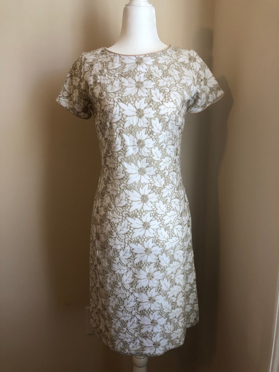 Lace vintage white hand-made knee length 60s dress - image 5