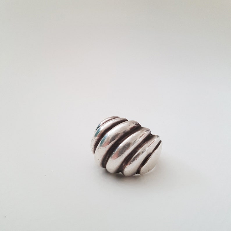 statement ring boho ring 925 ring Large Vintage round boulder ribbed ring elegant ring dome sterling silver ring