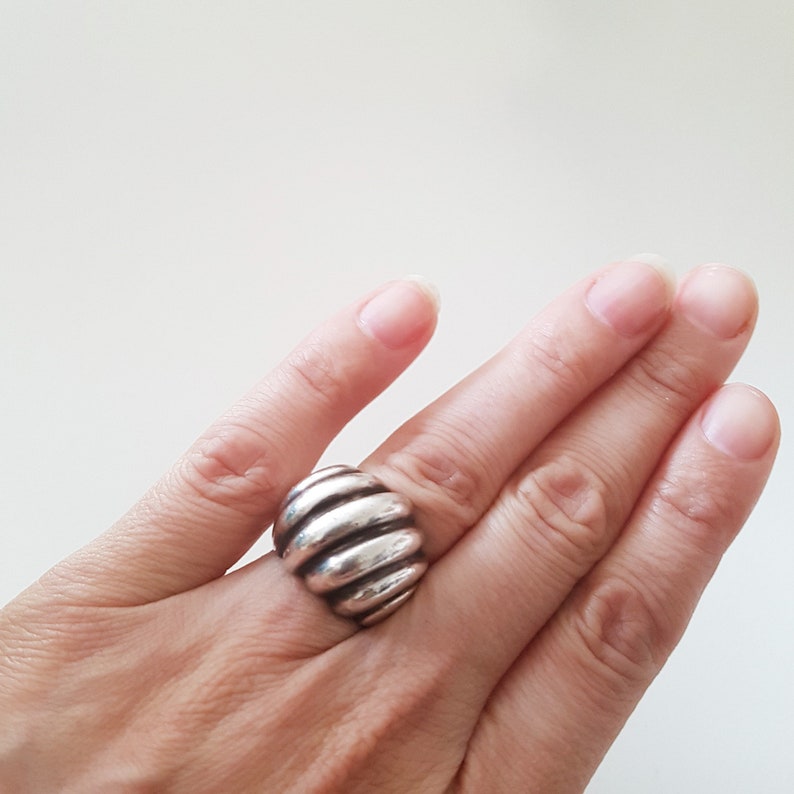 statement ring boho ring 925 ring Large Vintage round boulder ribbed ring elegant ring dome sterling silver ring