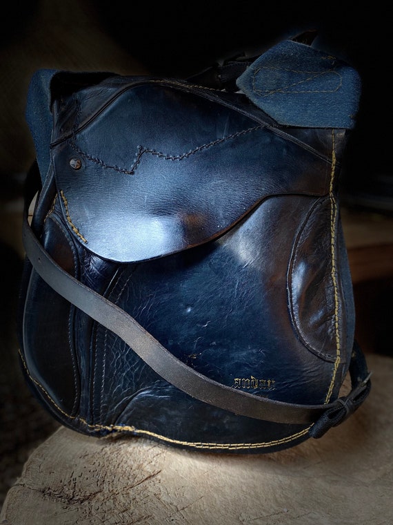 Logisch commentator Laat je zien Zadel handtas opnieuw ontworpen zwart zadel in crossbody - Etsy België Logisch commentator Laat je zien Zadel handtas opnieuw ontworpen zwart zadel in crossbody - Etsy België