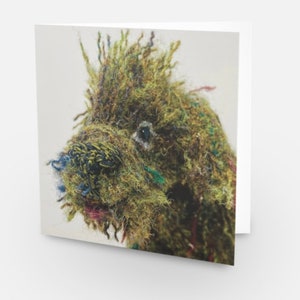 Wenskaart 3D textiel Tweedy smerige hond sculptuur kaart kunst. 2D blanco kaart aan de binnenkant.  Verjaardag. Moederdag Vaderdag. Nieuw kindje.