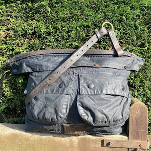 Jaqueta de algodão encerado reciclada em bolsa carteiro, alça ajustável de ombro para tiracolo