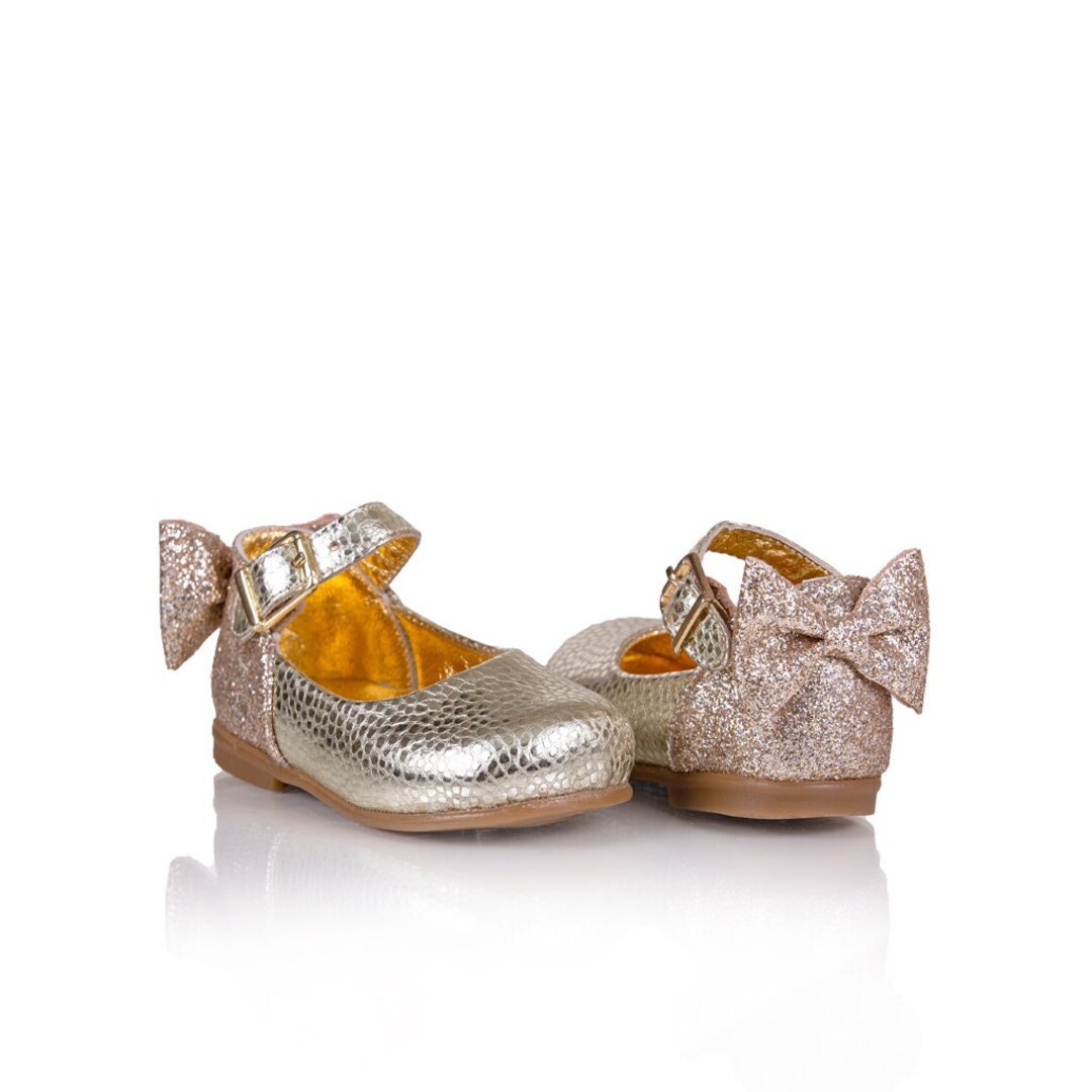 Zapatos de niña de las flores Zapatos dorados para niñas pequeñas