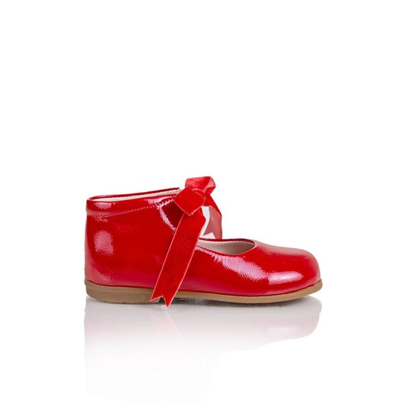 Baby red hotsell patent shoes