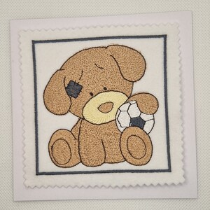 Carte brodée de chiot mignon