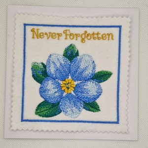 Carte brodée fleur du souvenir, ne m'oubliez pas