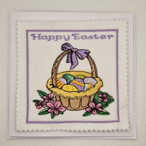 Tarjeta con canasta de huevos de Pascua bordada