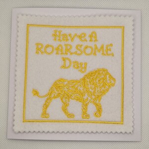 Carte d'anniversaire lion brodée