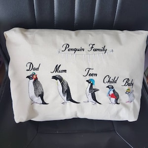 Gesticktes personalisiertes Pinguin-Familien-Kissen